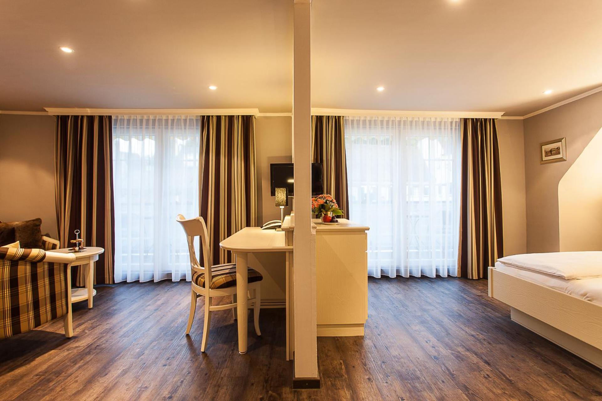 Romantik Hotel Zur Sonne Μπάντενβαϊλερ Εξωτερικό φωτογραφία