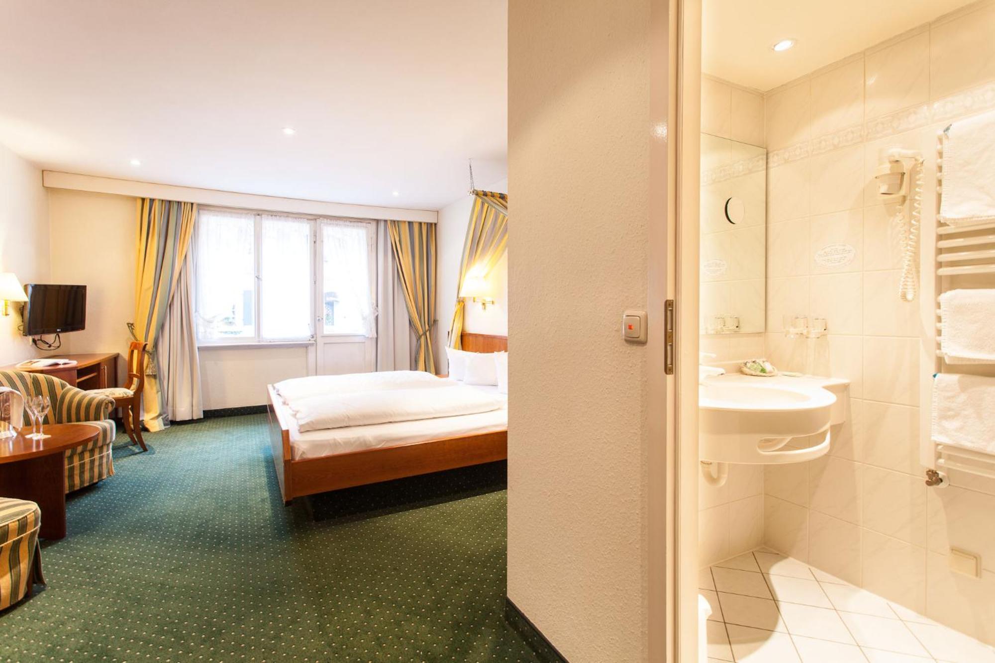 Romantik Hotel Zur Sonne Μπάντενβαϊλερ Εξωτερικό φωτογραφία