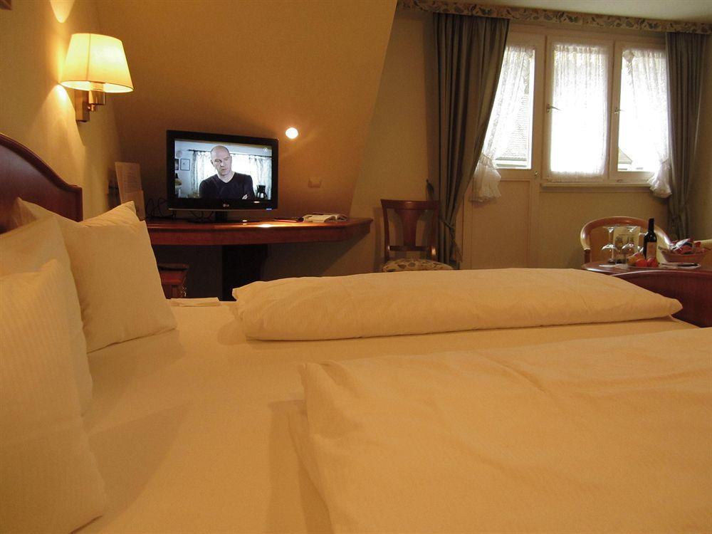 Romantik Hotel Zur Sonne Μπάντενβαϊλερ Εξωτερικό φωτογραφία