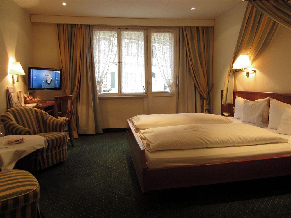Romantik Hotel Zur Sonne Μπάντενβαϊλερ Εξωτερικό φωτογραφία