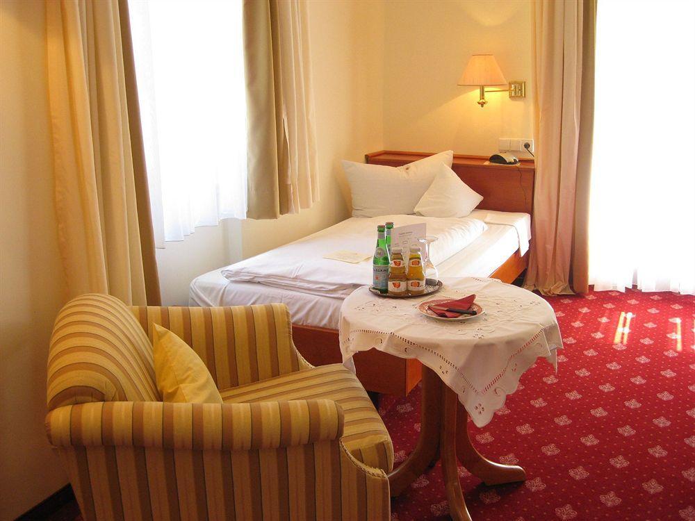 Romantik Hotel Zur Sonne Μπάντενβαϊλερ Εξωτερικό φωτογραφία